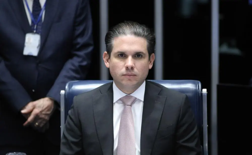 Motta diz que ano terminará com "estabilização" nas relações entre Executivo e Legislativo.