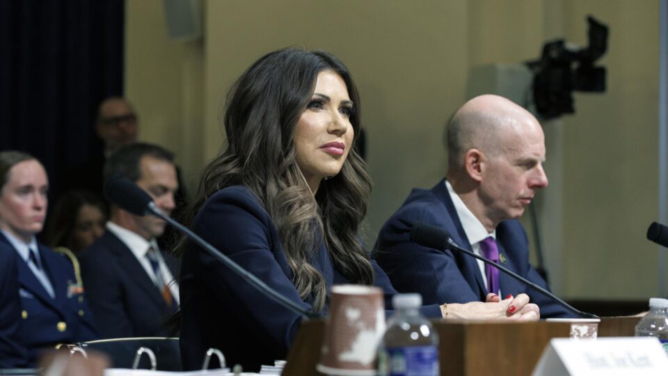 EUA suspendem loteria do green card após português matar estudantes e professor