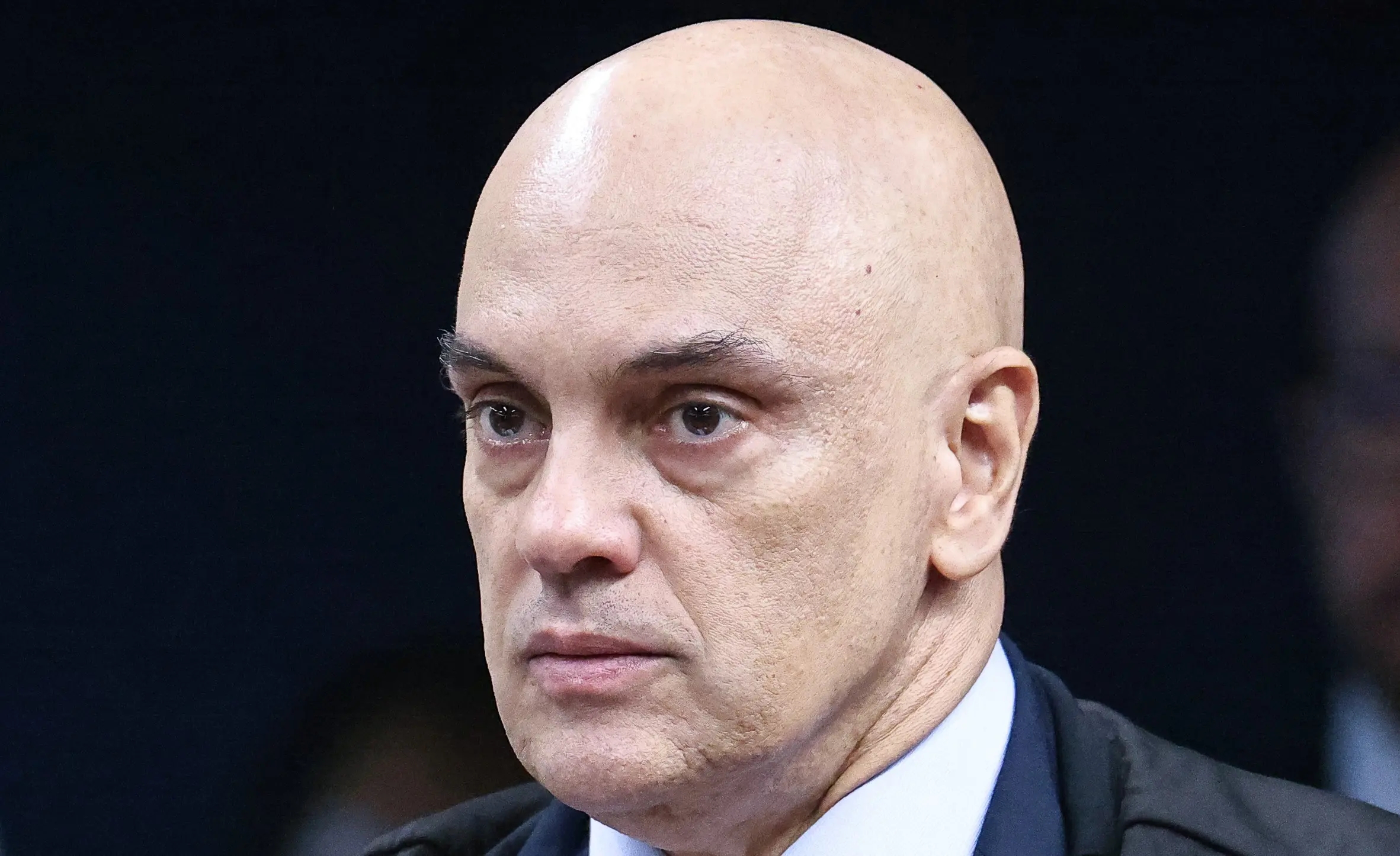 Moraes cita jurisprudência da Corte que exige duas divergências para processamento de embargos infringentes.