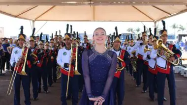 A Banda Marcial Raio de Luz, formada por estudantes da pequena e Jateí, participa de competições estaduais.