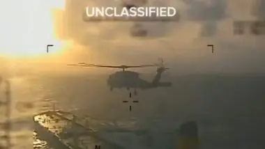 Forças dos EUA interceptam petroleiro em alto-mar e reforçam o bloqueio ao petróleo do regime de Nicolás Maduro.