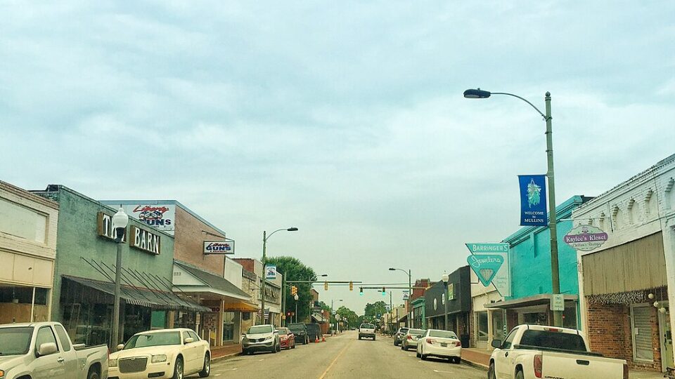 Prefeita democrata ordena retirada de presépio e enfrenta reação em cidade dos EUA