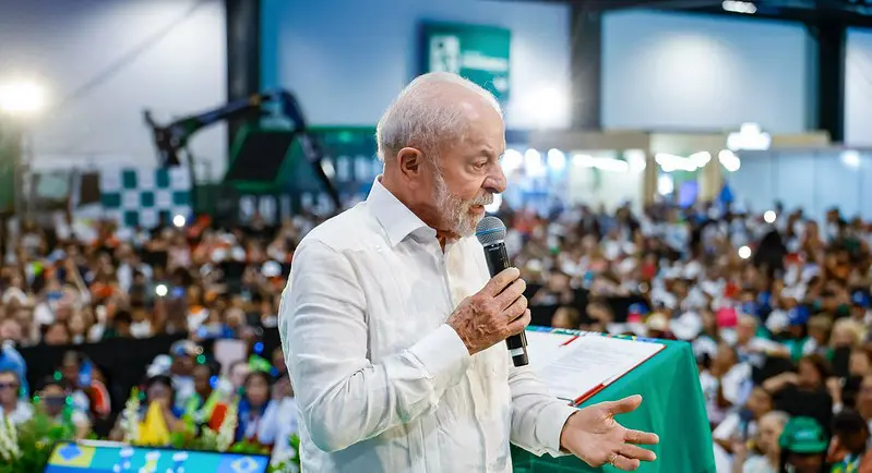 Lula segue com preferência no Nordeste, mas pesquisa PoderData indica que Centro-Oeste disputa liderança da oposição com Sul.