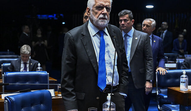 Líder do governo diz que Lula vetará PL da dosimetria até 8 de janeiro