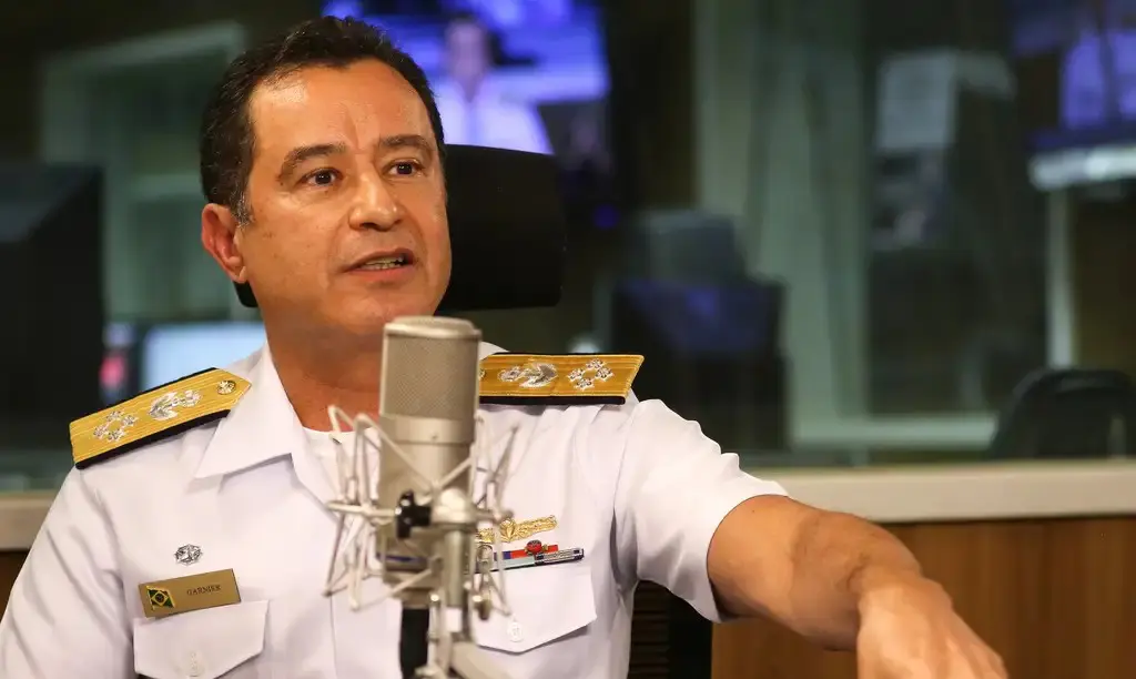 Almirante Almir Garnier, ex-comandante da Marinha.