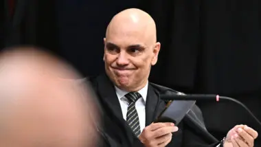 Reportagem revelou que Moraes se reuniu com Galípolo para tratar do caso Master.