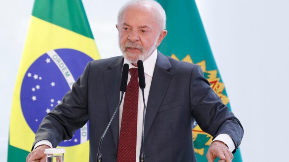 Indulto natalino de Lula gera reação da oposição e críticas por excluir presos do 8/1