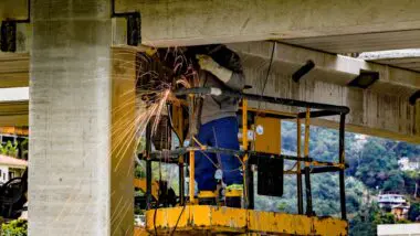 Setor da construção civil em Santa Catarina vive forte expansão com a abertura de micro e pequenas empresas e aumento expressivo na geração de empregos nos últimos cinco anos.