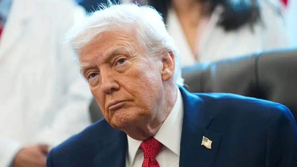 Mensagem de Natal de Trump destaca agenda de governo e afirma que os EUA voltaram a ser respeitados.