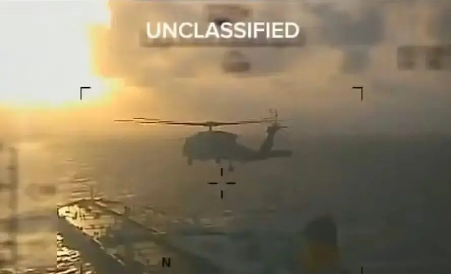 Entre sanções, rotas ocultas e navios invisíveis, o petróleo venezuelano segue pelos mares sob o comando de uma frota fantasma, revela relatório de ONG.