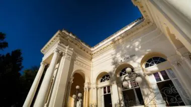 Uma vereadora do PSOL, em Curitiba, se manifestou contra a cidadania honorária para um líder judeu da cidade e gerou discussão sobre intolerância religiosa