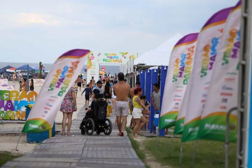 Verão Maior Paraná leva música, esporte e lazer às praias, criando um ambiente de diversão e convivência que atrai turistas e anima moradores ao longo de toda a temporada.