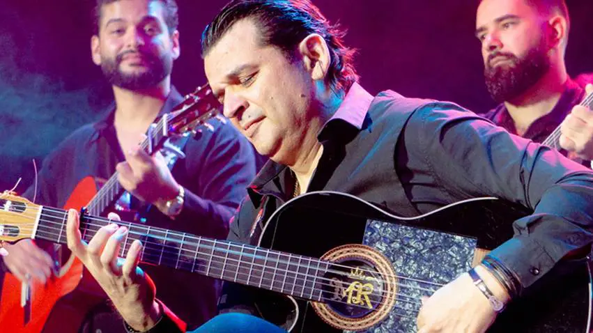 Ritmos latinos que atravessam gerações chegam ao litoral paranaense com GIPSY KINGS by André Reyes, destaque do Verão Maior Paraná, em um show de clássicos internacionais e energia contagiante à beira-mar.