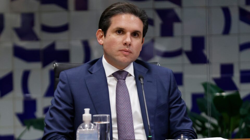 Motta diz que fim da escala 6×1 e inteligência artificial serão prioridades em 2026