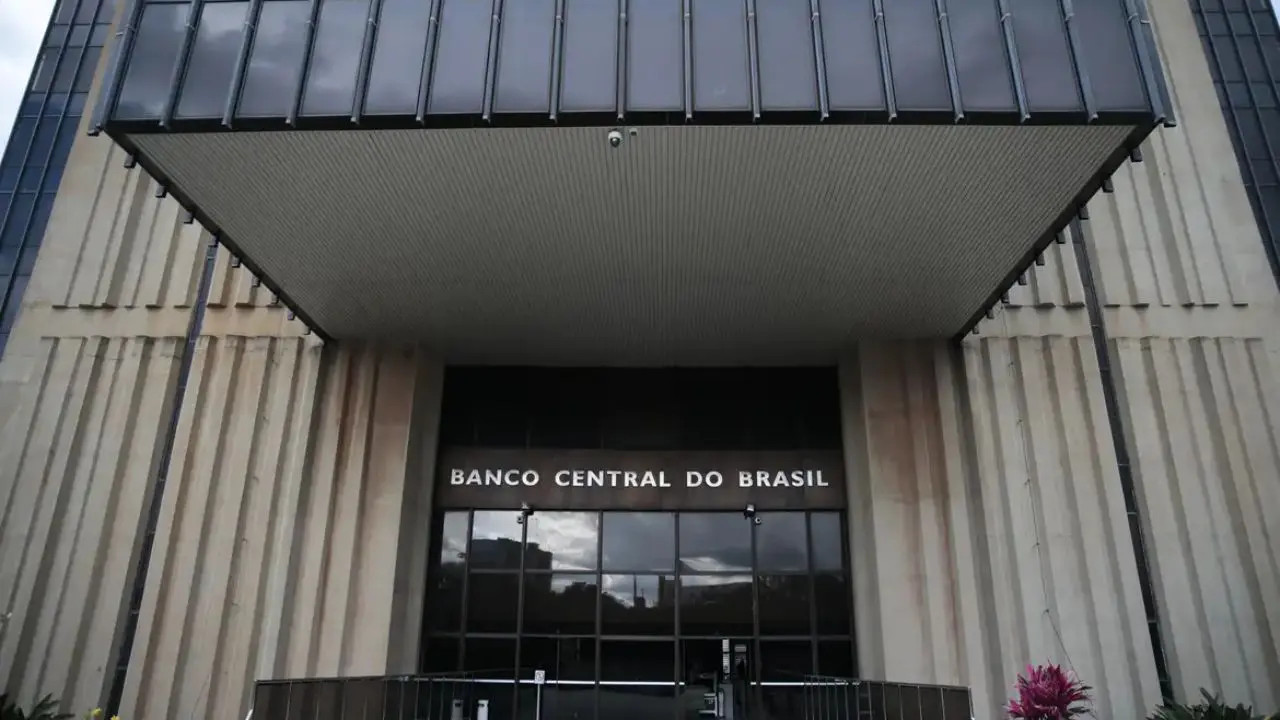 entidades do setor financeiro saem em defesa da atuação e da autonomia do Banco Central.