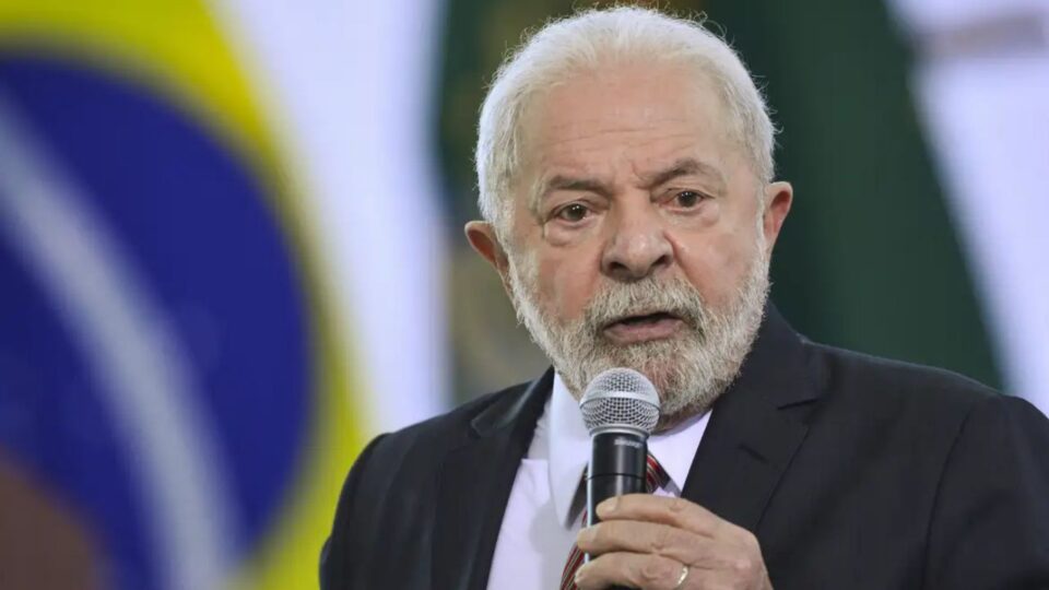 Lula sanciona corte de benefícios fiscais, mas mantém veto a emendas barradas pelo STF