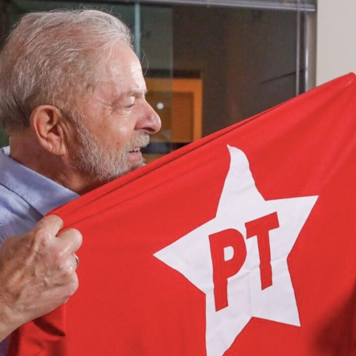 PT: resolução vira manifesto revestido de defesa da democracia