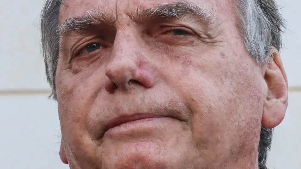 Bolsonaro se queixa de barulho de ar-condicionado na prisão e cobra providências
