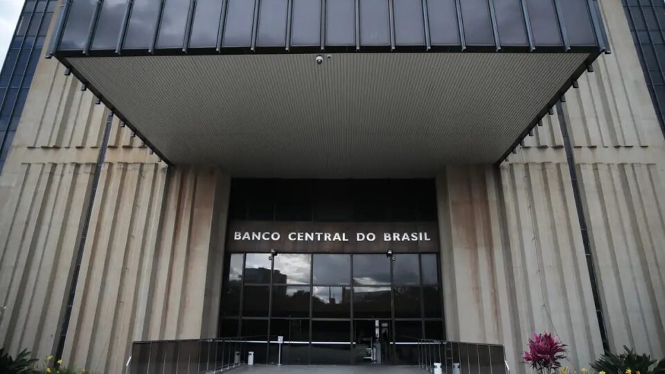 Bancos e instituições financeiras saem em defesa do Banco Central após investida do TCU