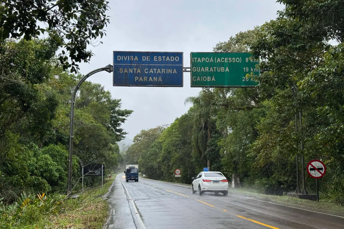 PR-412 entre Guaratuba e Garuva