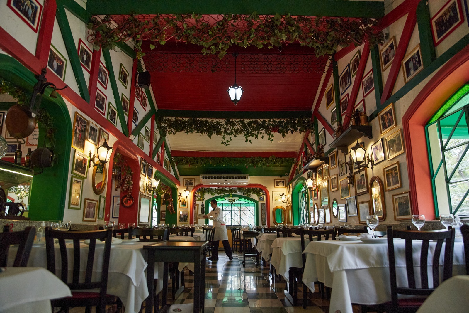 Espaço aconchegante e familiar da Lellis Trattoria proporciona grandes momentos a quem tem muito a comemorar.