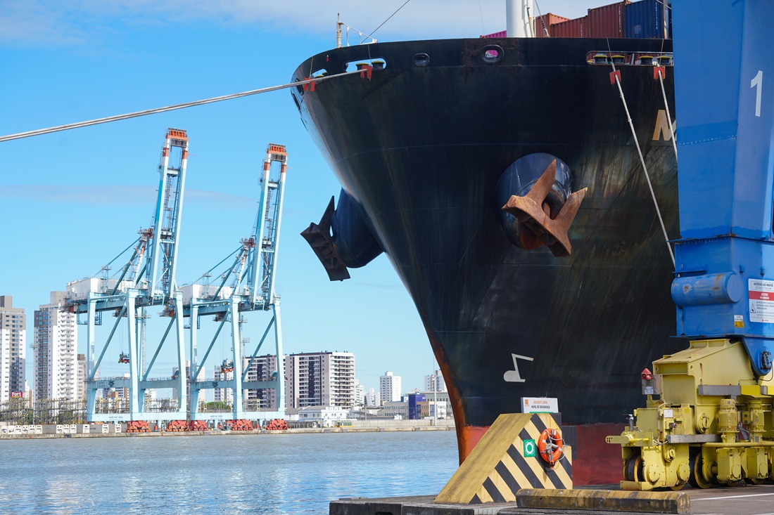 Economia catarinense se mostrou resiliente, apesar de quedas nas vendas para EUA e China.