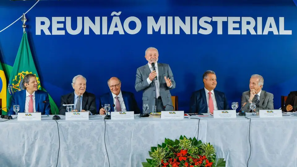lula reuniao ministerial caos fiscal