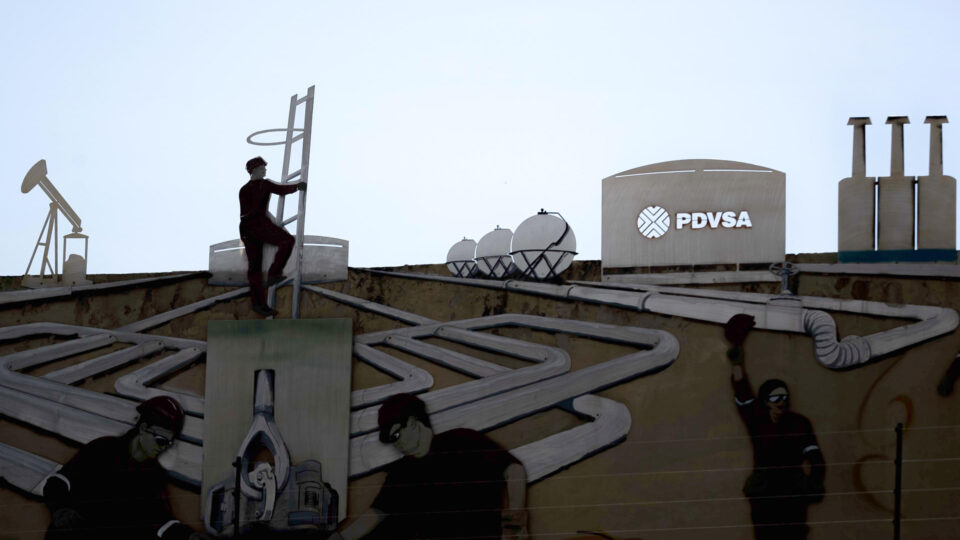 Estatal da Venezuela confirma “negociações” para venda de petróleo aos EUA