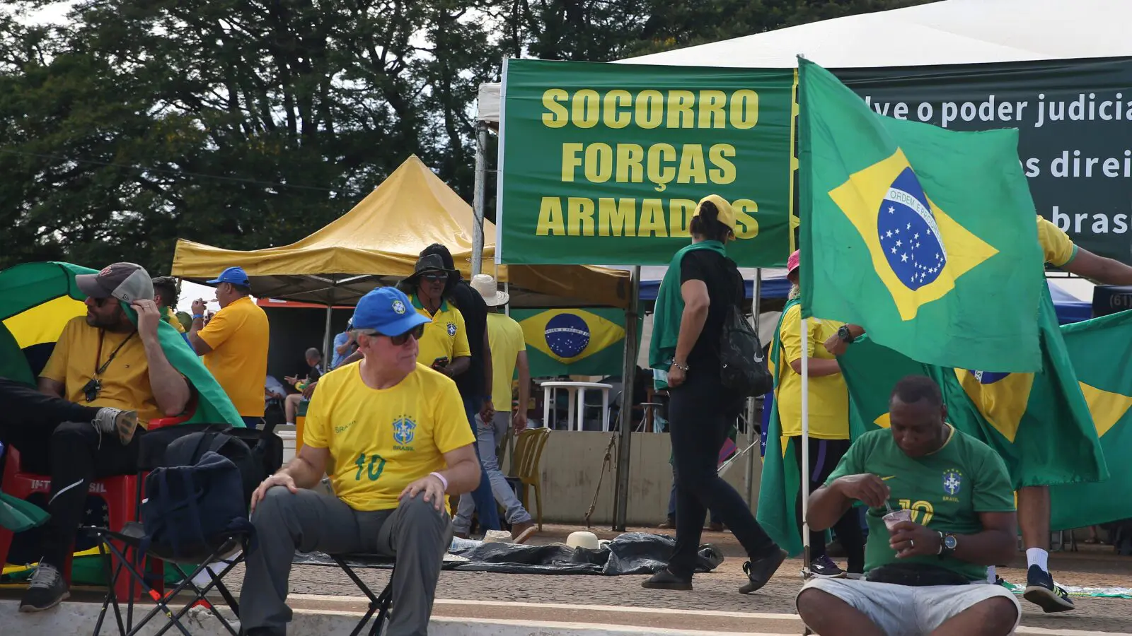Manifestantes em frente ao quartel-general do Exército, em Brasília, em 2022.