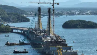 A Ponte de Guaratuba integra o conjunto de obras que consolidaram o investimento recorde do Paraná e sustentam a expectativa de novos aportes em 2026.