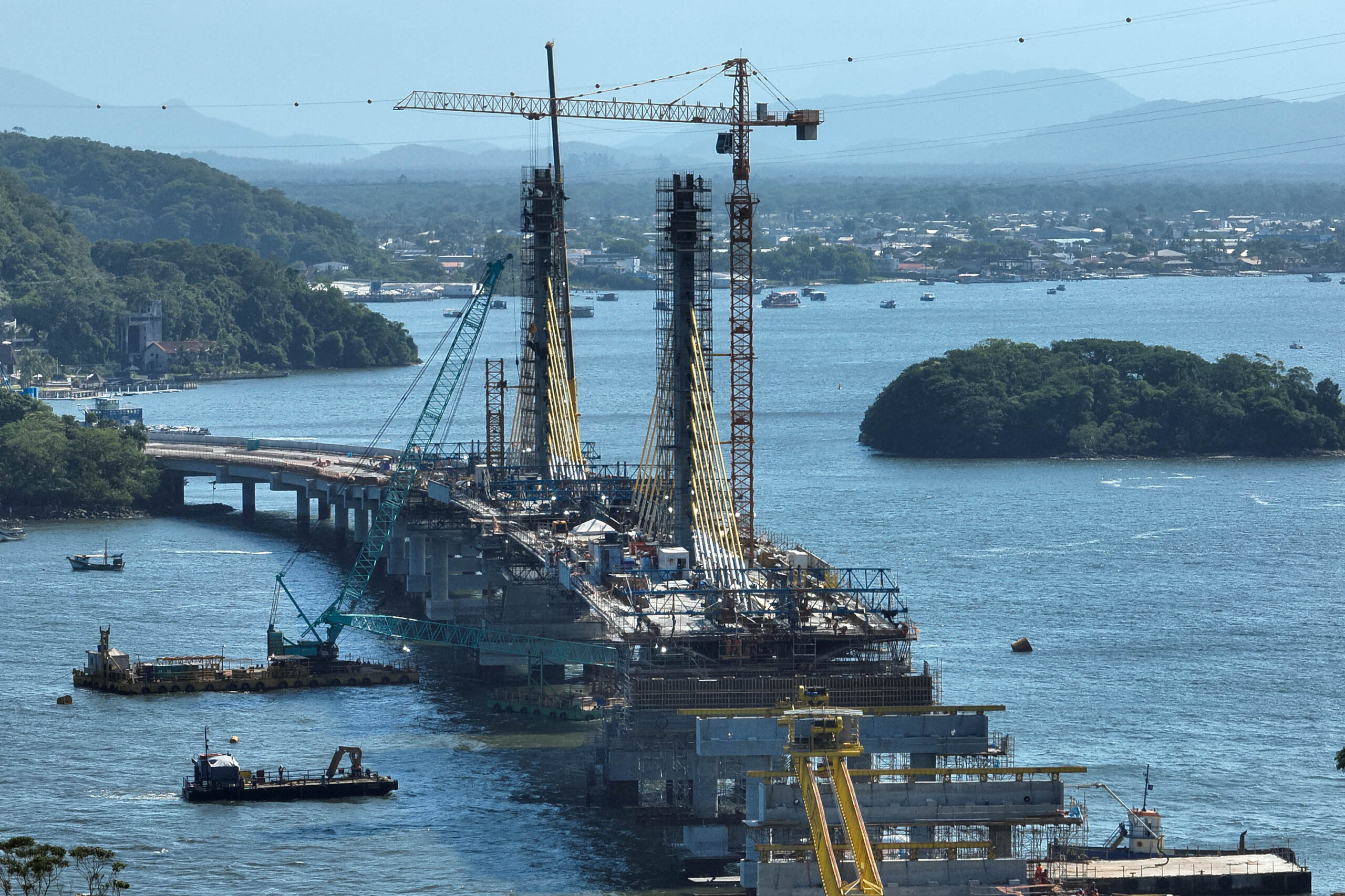 A Ponte de Guaratuba integra o conjunto de obras que sustenta a expectativa de novos aportes em 2026.