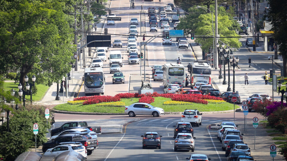 Aumento de emplacamentos impulsiona mercado automotivo do Paraná