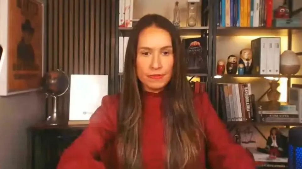 A ex-juíza Ludmila Grilo criticou a decisão do ministro Alexandre de Moraes sobre o CFM durante a super live do 8 de janeiro transmitida na tarde desta quinta-feira (8)