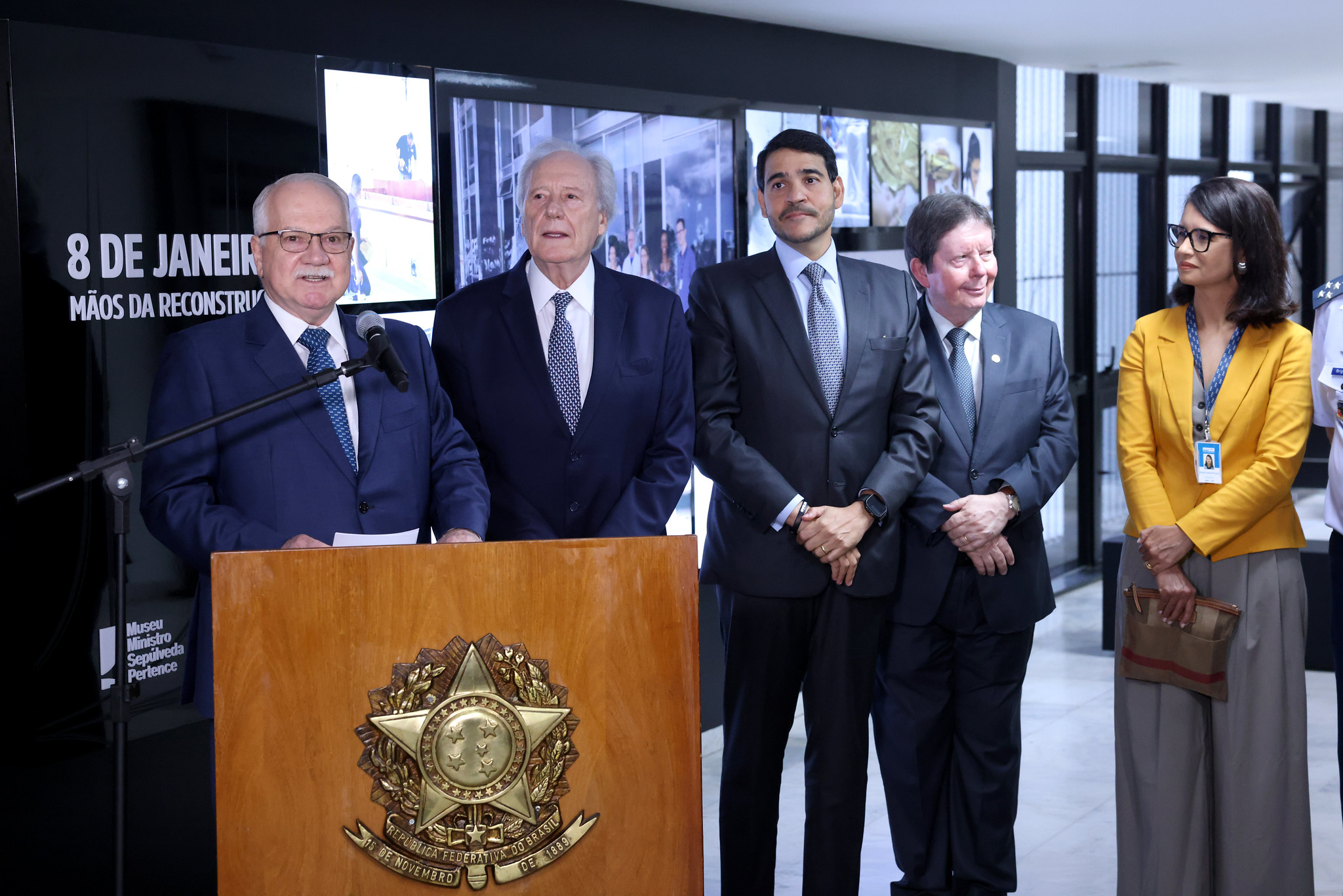 Fachin defendeu a atuação “firme” de Moraes na condução dos inquéritos relacionados aos atos de 8 de janeiro de 2023.