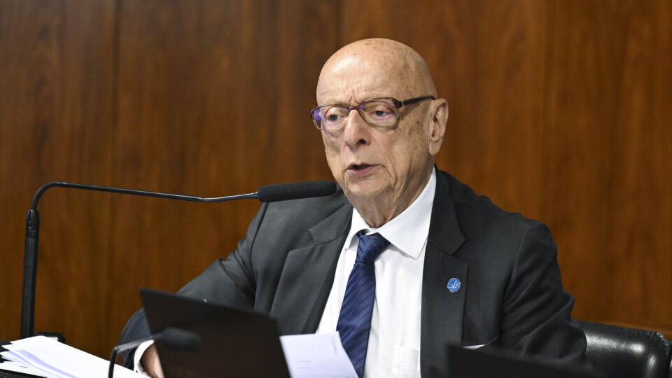 Após veto de Lula, senador propõe anistia total para condenados do 8/1