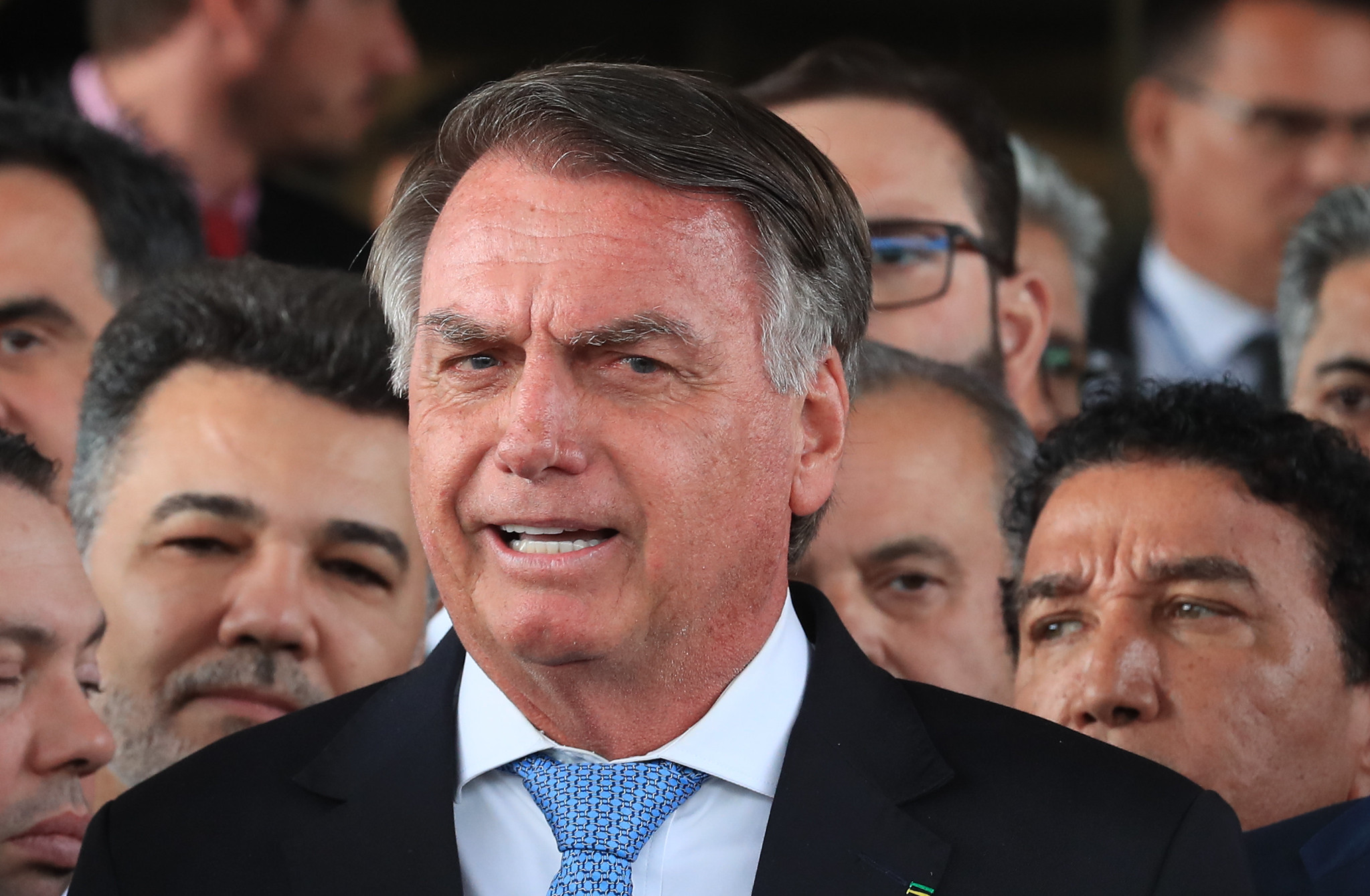 Defesa de Bolsonaro pede autorização para acesso a uma Smart TV e afirma que o “direito à informação” faz parte da dignidade da pessoa humana.
