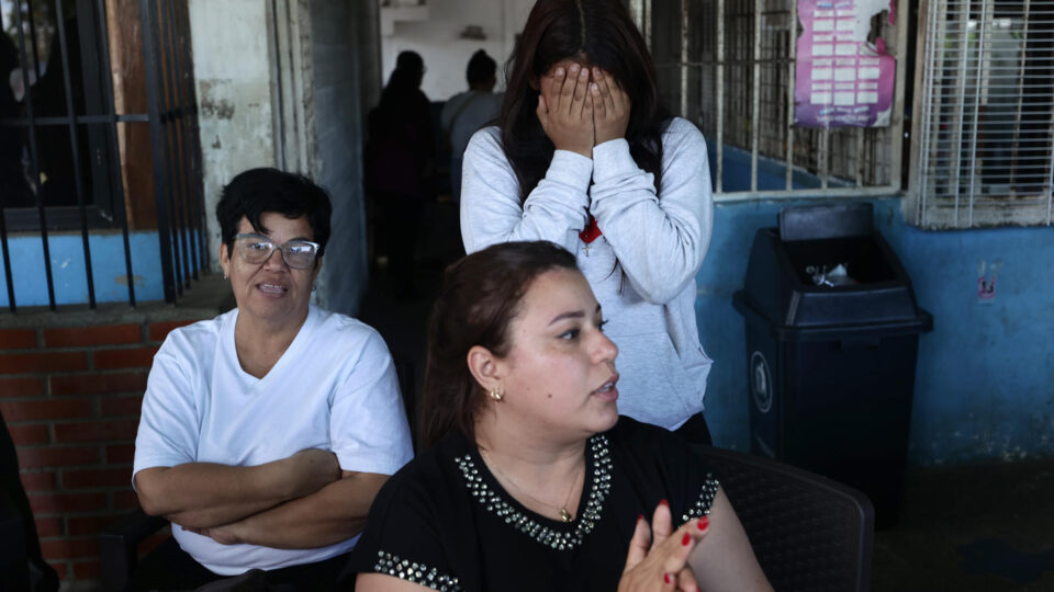 Famílias denunciam chavismo por não cumprir promessa de libertar vários presos políticos