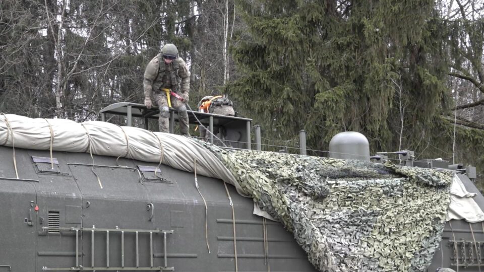 Como é o míssil Oreshnik, disparado pela Rússia contra a Ucrânia e que levou Kiev a pedir ajuda