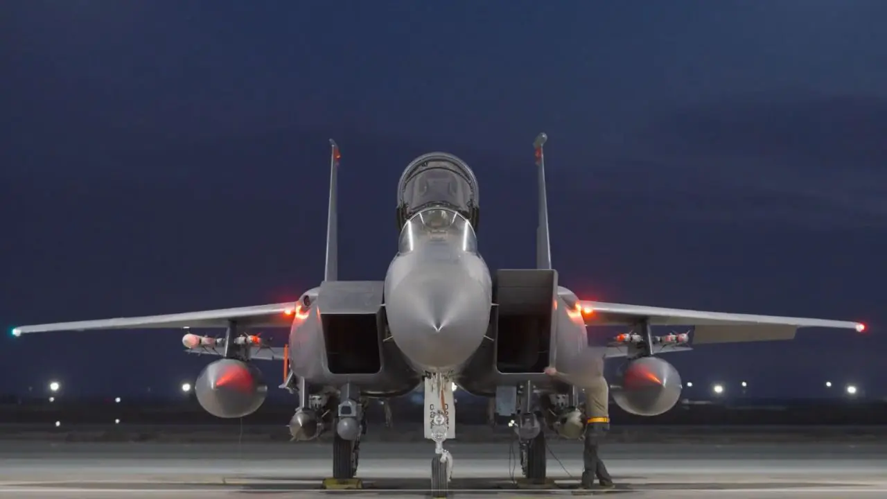 Ataques fazem parte de uma ofensiva liderada pelos Estados Unidos contra posições do Estado Islâmico em território sírio