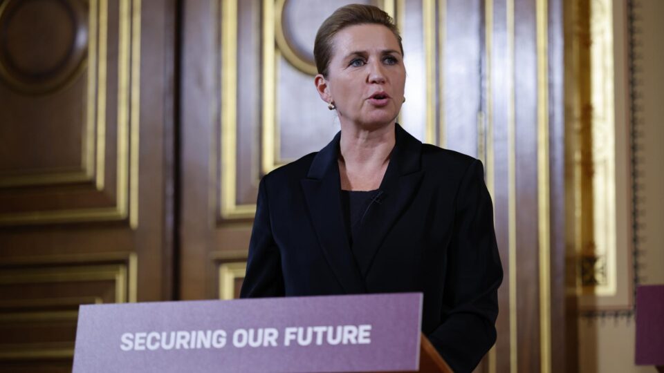 Premiê da Dinamarca alerta para “encruzilhada” em tensão com os EUA sobre a Groenlândia