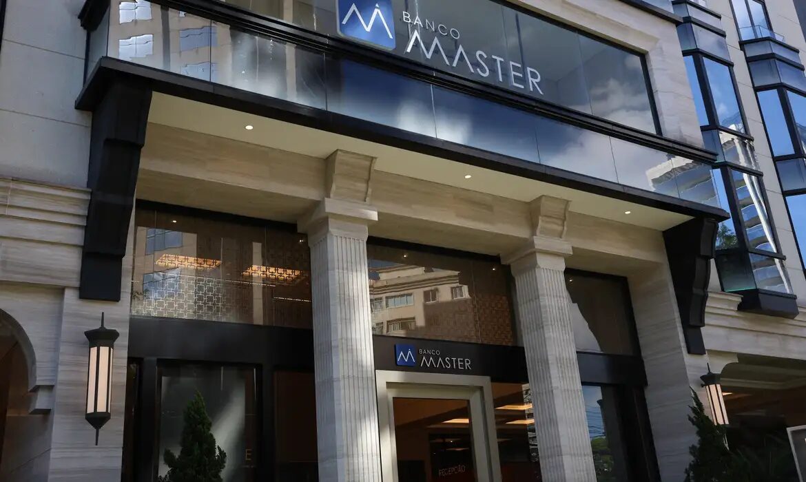 “Fachada do Banco Master: FGC deve liberar R$ 41 bilhões em garantias a partir desta semana