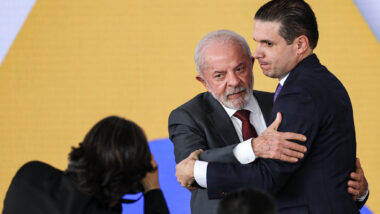 Motta afirmou que espera “gestos” de Lula para decidir sobre apoio à reeleição e destacou que “a política se constrói com reciprocidade”. Imagem referente a matéria