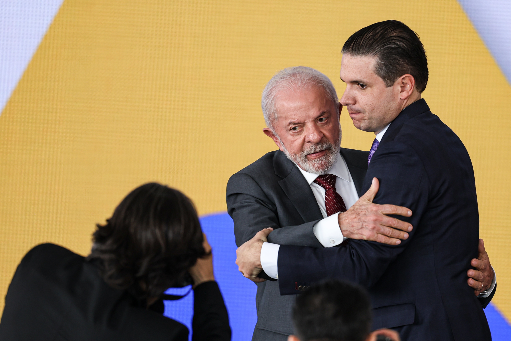 Motta afirmou que espera “gestos” de Lula para decidir sobre apoio à reeleição e destacou que “a política se constrói com reciprocidade”.