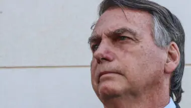 Defensoria do DF investiga condições de saúde de Bolsonaro na PF