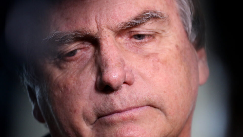 Defesa diz que Bolsonaro precisa de “presença contínua de cuidador” em novo pedido de domiciliar