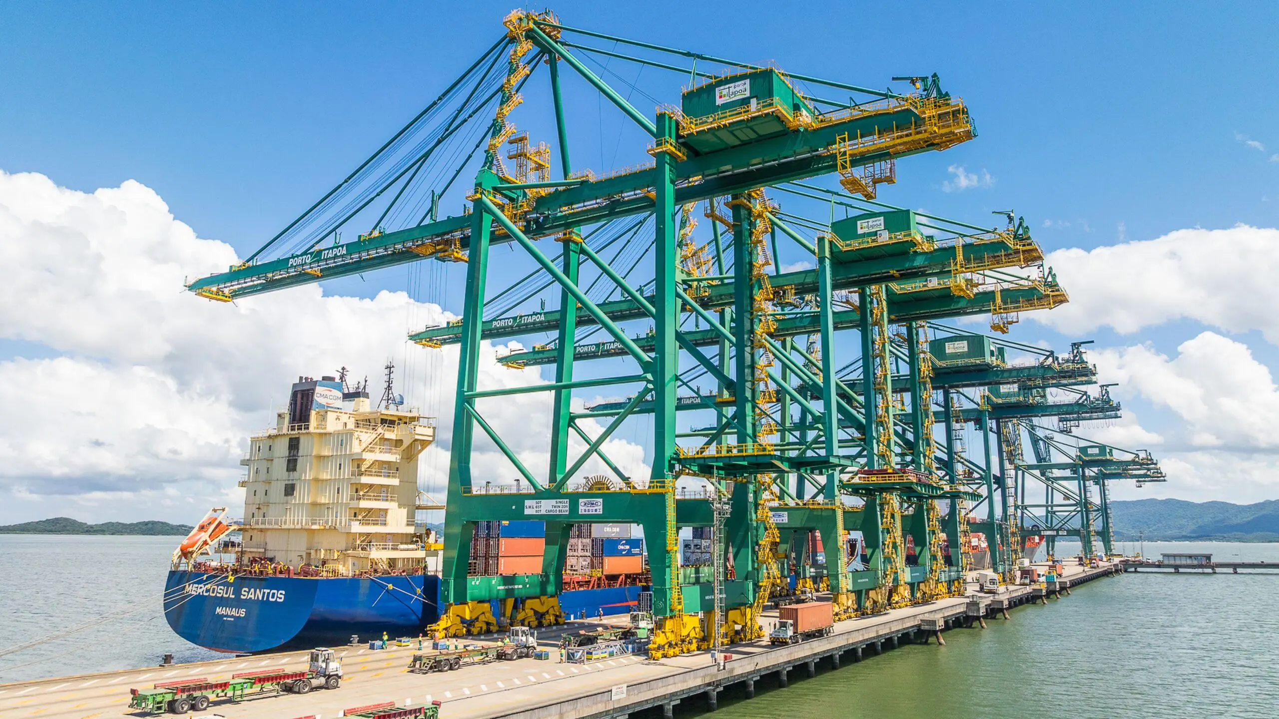Porto catarinense reforça a eficiência logística que sustenta o recorde das exportações de Santa Catarina em 2025.