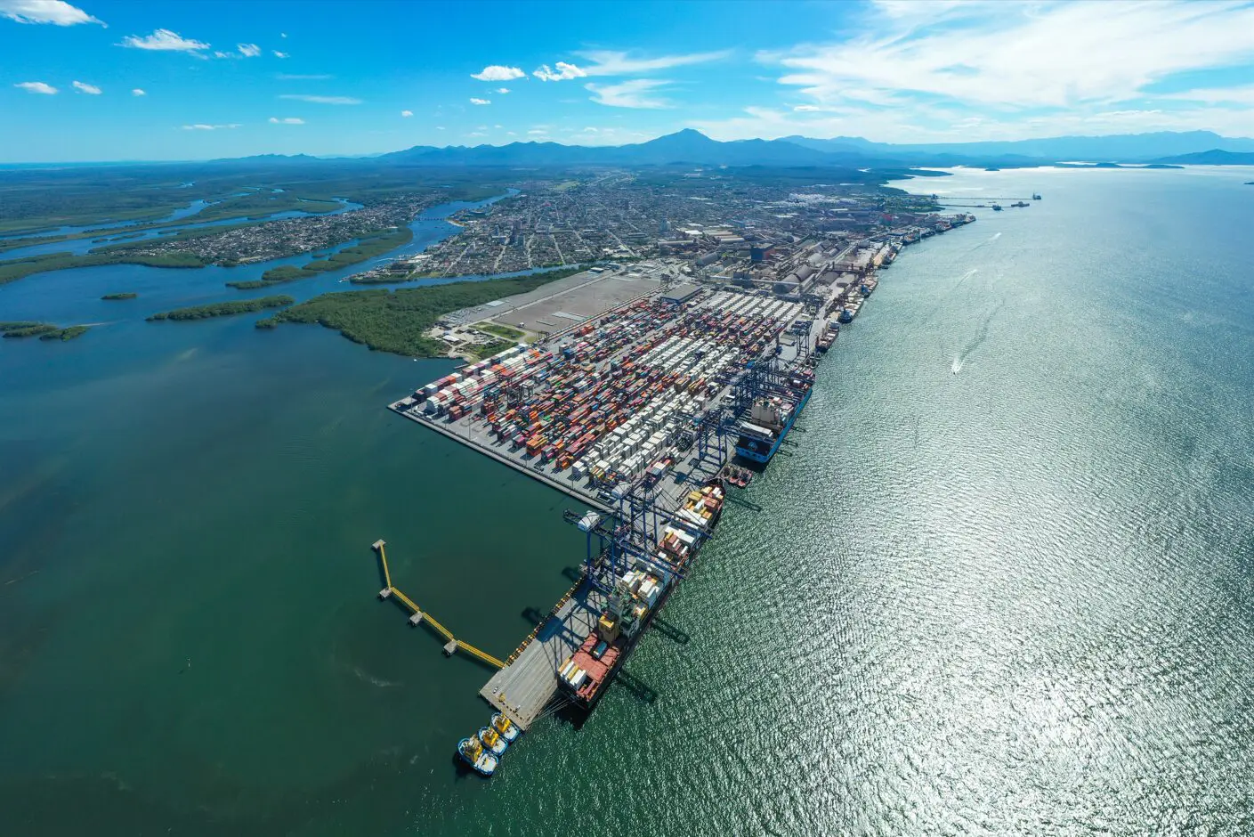 Movimentação de contêineres reforça o protagonismo logístico de Paranaguá e marca o melhor ciclo operacional da TCP