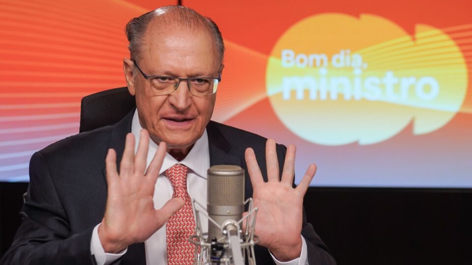 Alckmin minimiza ameaça de Trump de taxar países que negociam com o Irã