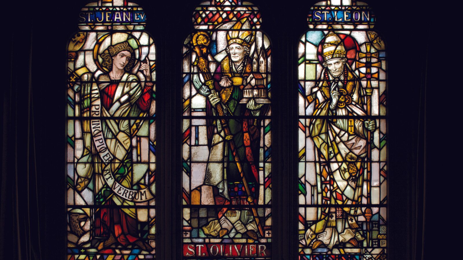 Vitrais na Basílica de Notre Dame, em Montreal: Quebec pode acentuar políticas laicistas.