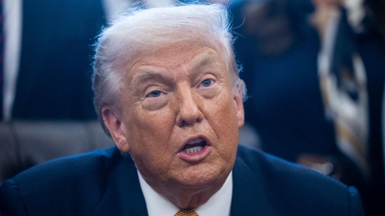 Trump diz que Zelensky impede acordo de paz